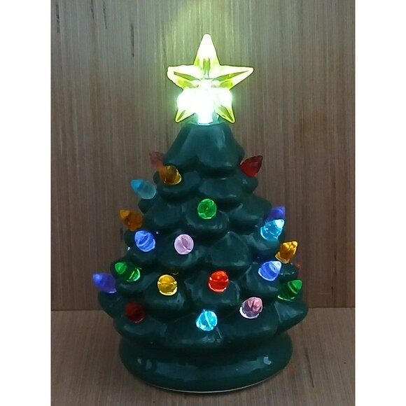 Unbranded Other - Mini Ceramic Christmas Tree with Lights & Star - small flaw - battery operated